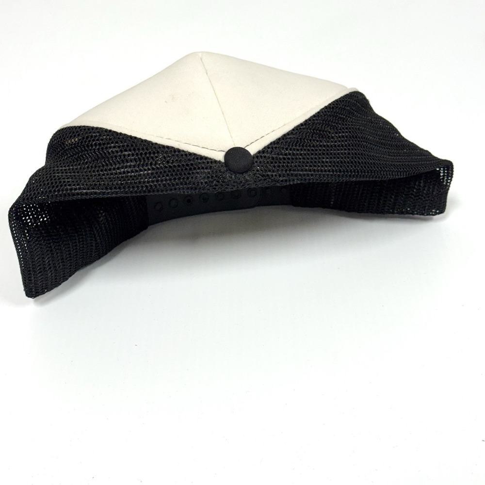 Vintage‎ Mesh Snapback Trucker Hat Canada Cougar hat black and white - Picture 3 of 12